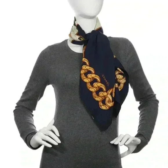 AUTHENTIC CHANEL SILK navy scarf logo chain camellia - Picture 5 of 11